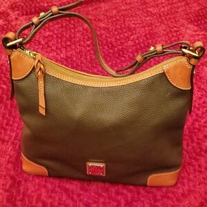 Dooney & Bourke Elegant Brown Leather Shoulder Bag